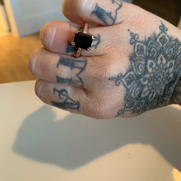 Beautiful ring - Picture 5 of 5